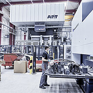 fischer group nimmt weltweit erste Großserienlinie für Aluminium-Hotforming in Betrieb