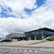  Tesla hält am Zeitplan für seine Autofabrik fest