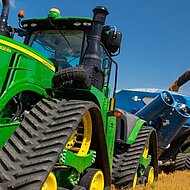 AU -John Deere at the very top of the broadacre tractor market with 9RX