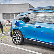 Rheinmetall-Ladebordsteine – ein innovatives Ladelösungskonzept zur Förderung der E-Mobilität in Innenstädten und Ballungsräumen