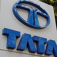 IN - Tata Motors closes gap with Mahindra for 3rd biggest PV maker in India