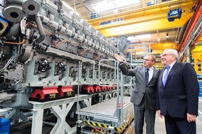 Staatssekretär besucht Rolls-Royce Power Systems