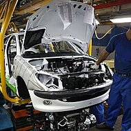 Iran - Industry ministry takes steps to reform auto sector