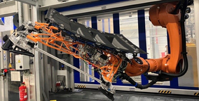 New handling concept at the BMW foundry in Landshut: the bionic robot gripper