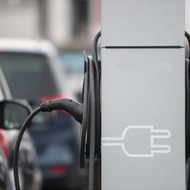 Der Wettlauf der Automobilindustrie zur Emissionsfreiheit: Herausforderungen und Chancen