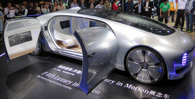 Mercedes hält am Verbrennermotor fest  - auch nach 2030