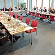 Für eine starke Aluminium-Kreislaufwirtschaft in Deutschland – NRW-Wirtschaftsministerin Mona Neubaur im Dialog mit der Deutschen Aluminium-Allianz 