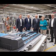 GER - DAIMLER UNVEILS BATTERY PLANT TO CHALLENGE TESLA