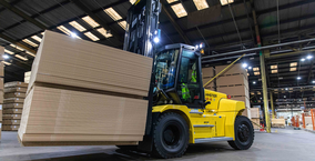 STAGE V COMPLIANT: HYSTER LARGE STACKERS FOR MORE PRODUCTIVITY AT LESS COST