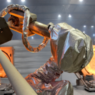 Polytec Robotics: Mehr Sicherheit in der Metallschmelze