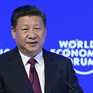 Davos: Xi Jinping warns against Trump's protectionism