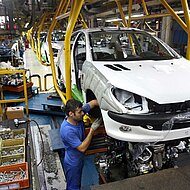 Iran - big market tempts European firms despite hazards