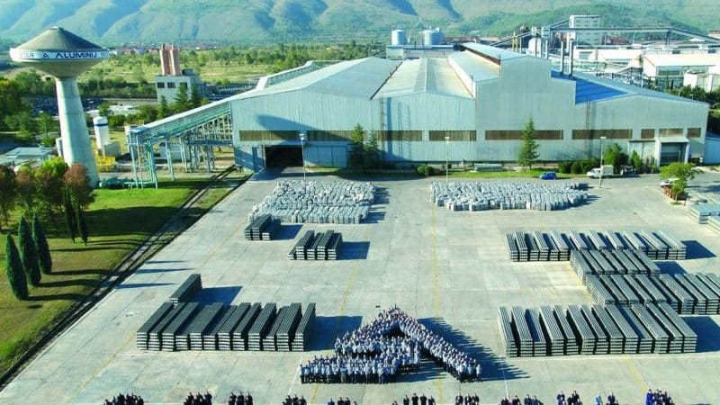 Shareholders of Bosnia's Aluminij back improved bid for foundry lease